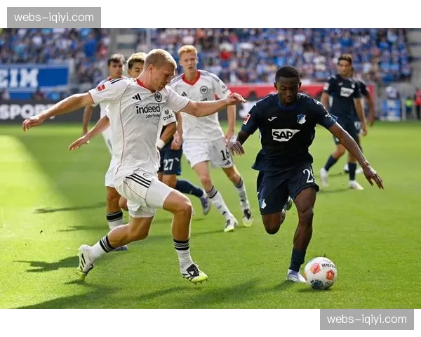 汉堡防守球员谈343体系：五后卫阵型增强防守稳定性